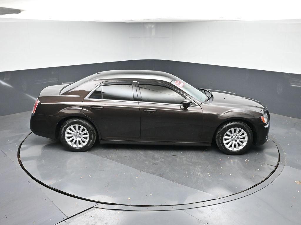Used 2013 Chrysler 300 Base image 37