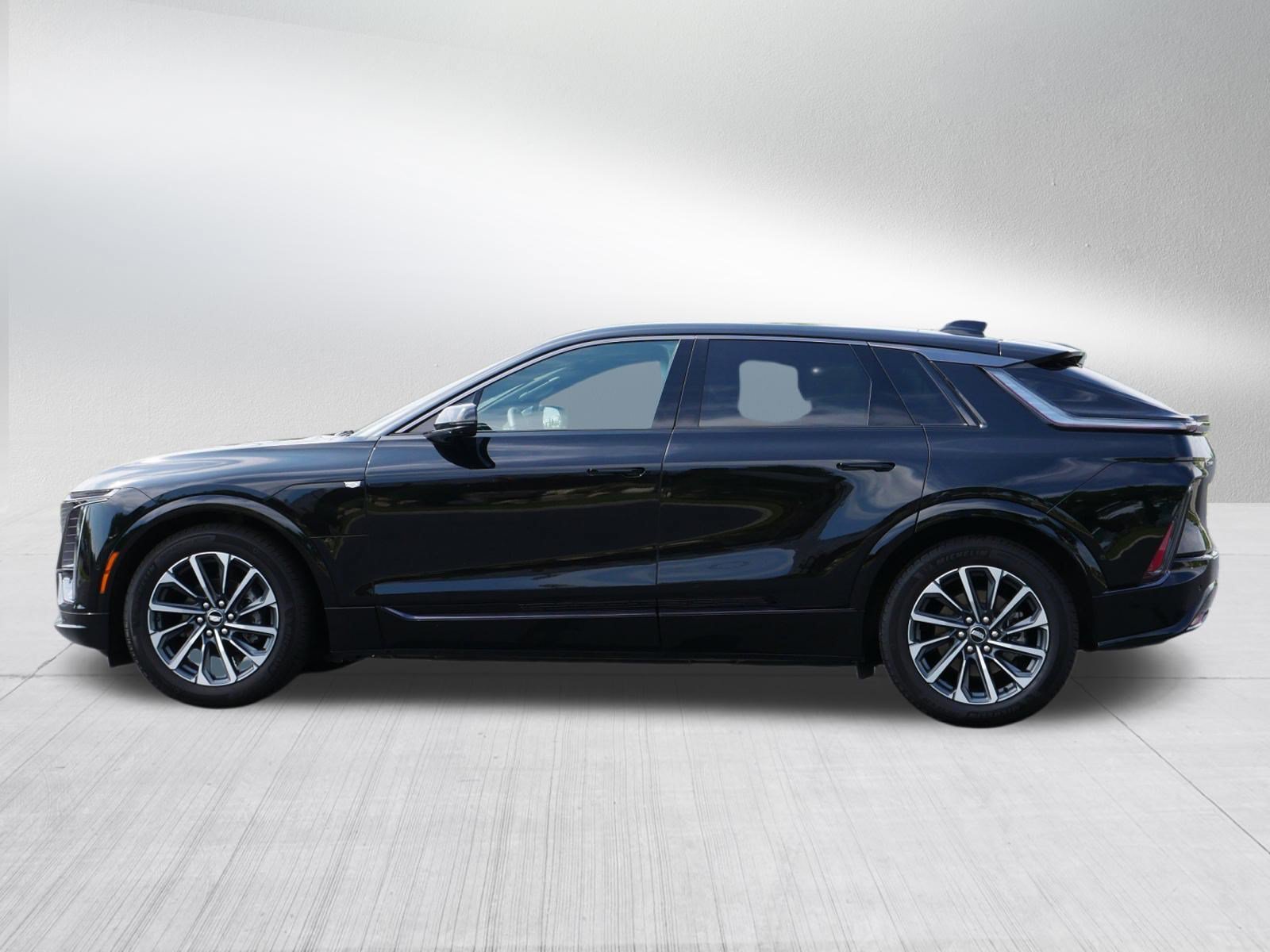 Certified 2024 Cadillac Lyriq Sport AWD/4WD image 4