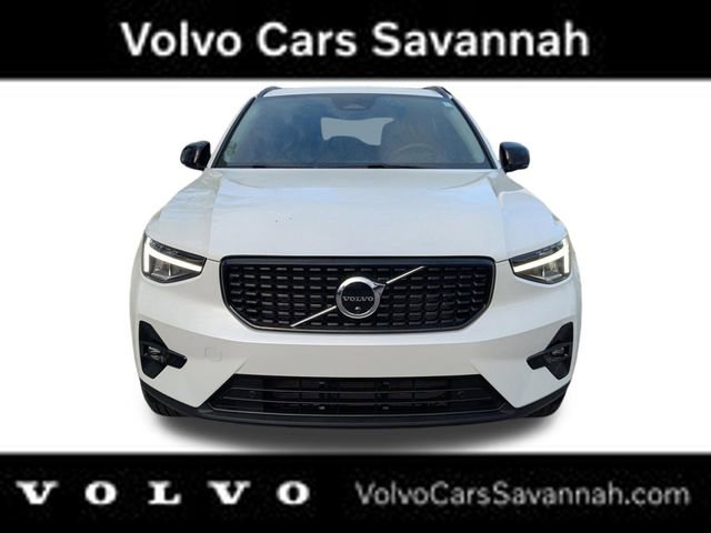 Certified 2023 Volvo XC40 B5 Ultimate w/ Protection Package Premier image 11