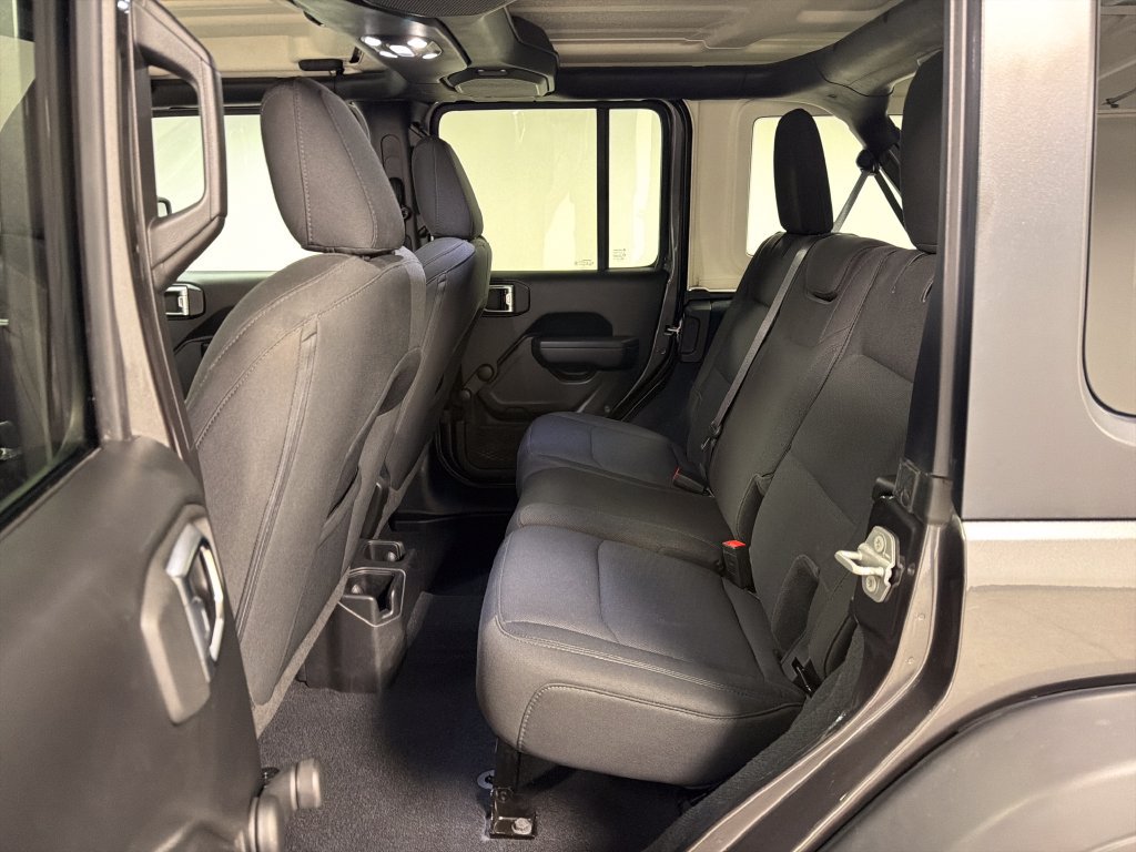 Used 2022 Jeep Wrangler Unlimited Sport AWD/4WD image 31