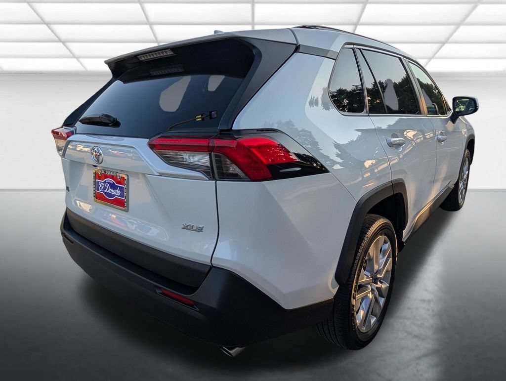 Used 2025 Toyota RAV4 XLE Premium FWD image 27
