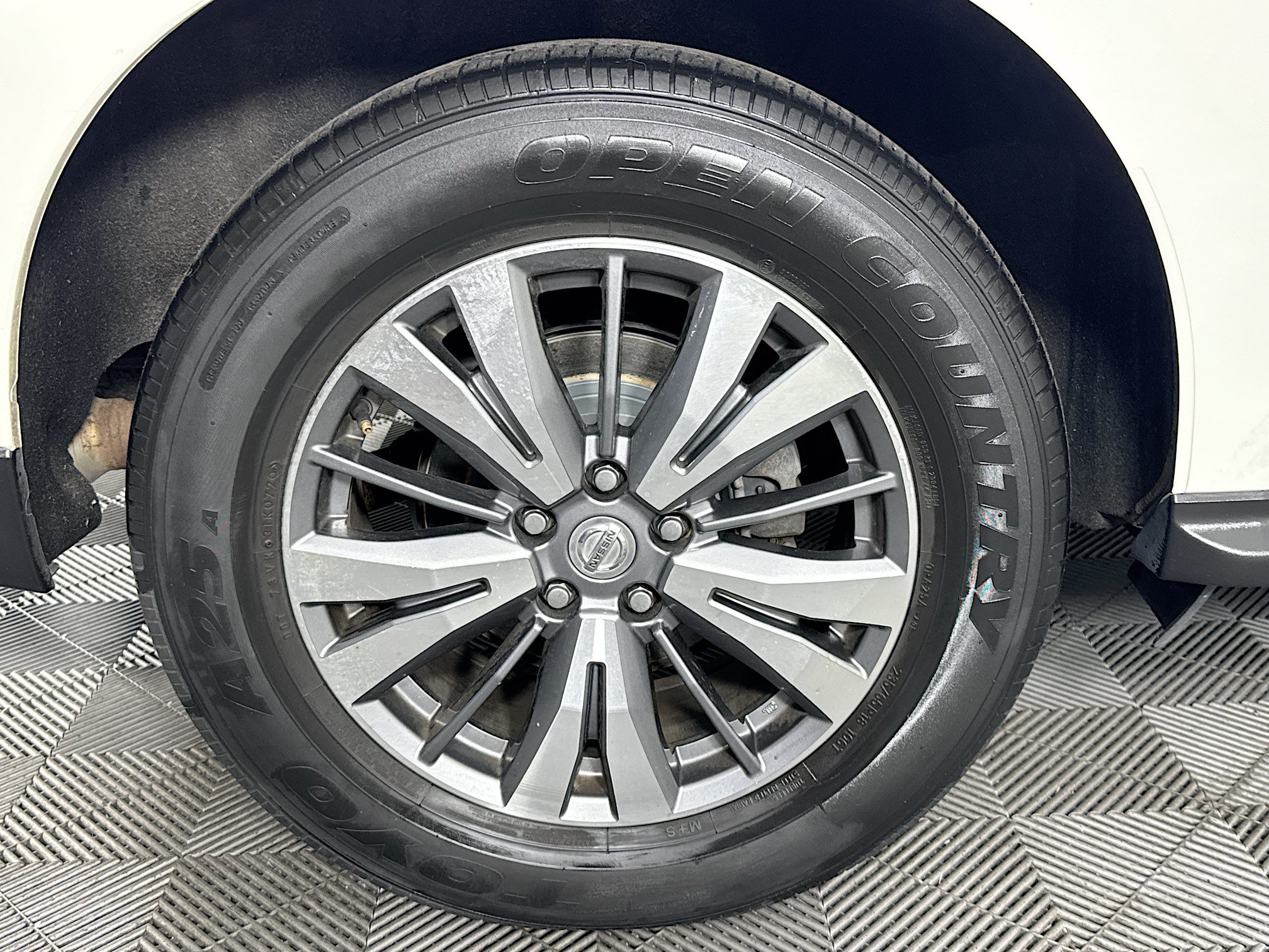 Used 2020 Nissan Pathfinder S AWD/4WD image 31