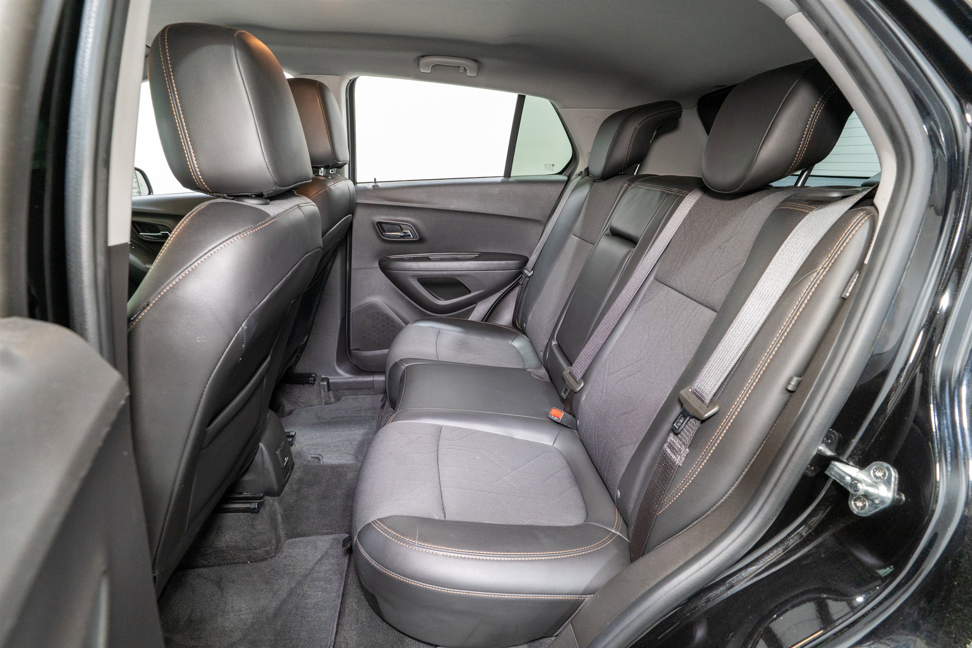 Used 2019 Chevrolet Trax LT w/ LT Convenience Package image 28