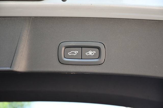 Certified 2026 Volvo XC40 B5 Plus AWD/4WD image 27