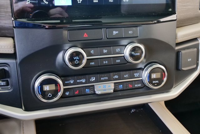 Used 2022 Ford Expedition Limited image 29