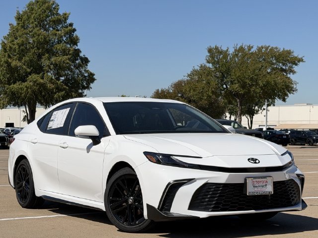 New 2026 Toyota Camry SE FWD image 2