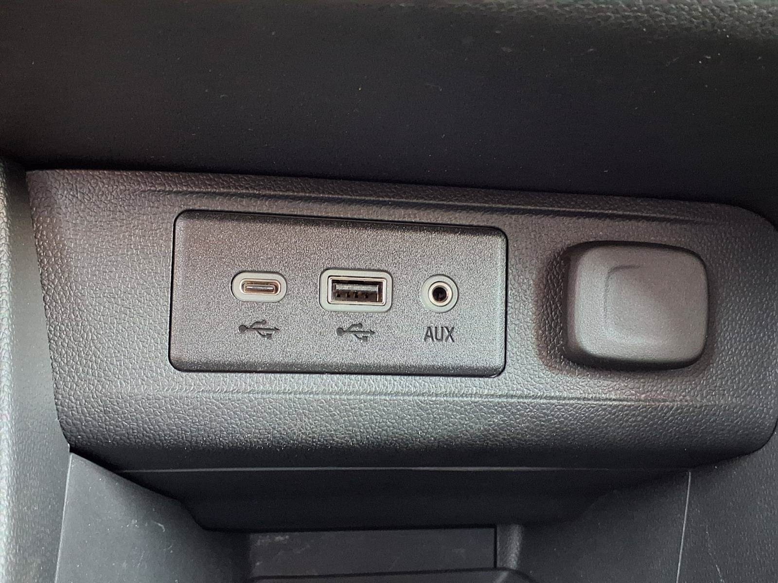 Used 2023 Buick Encore GX Select w/ Experience Buick Package FWD image 11