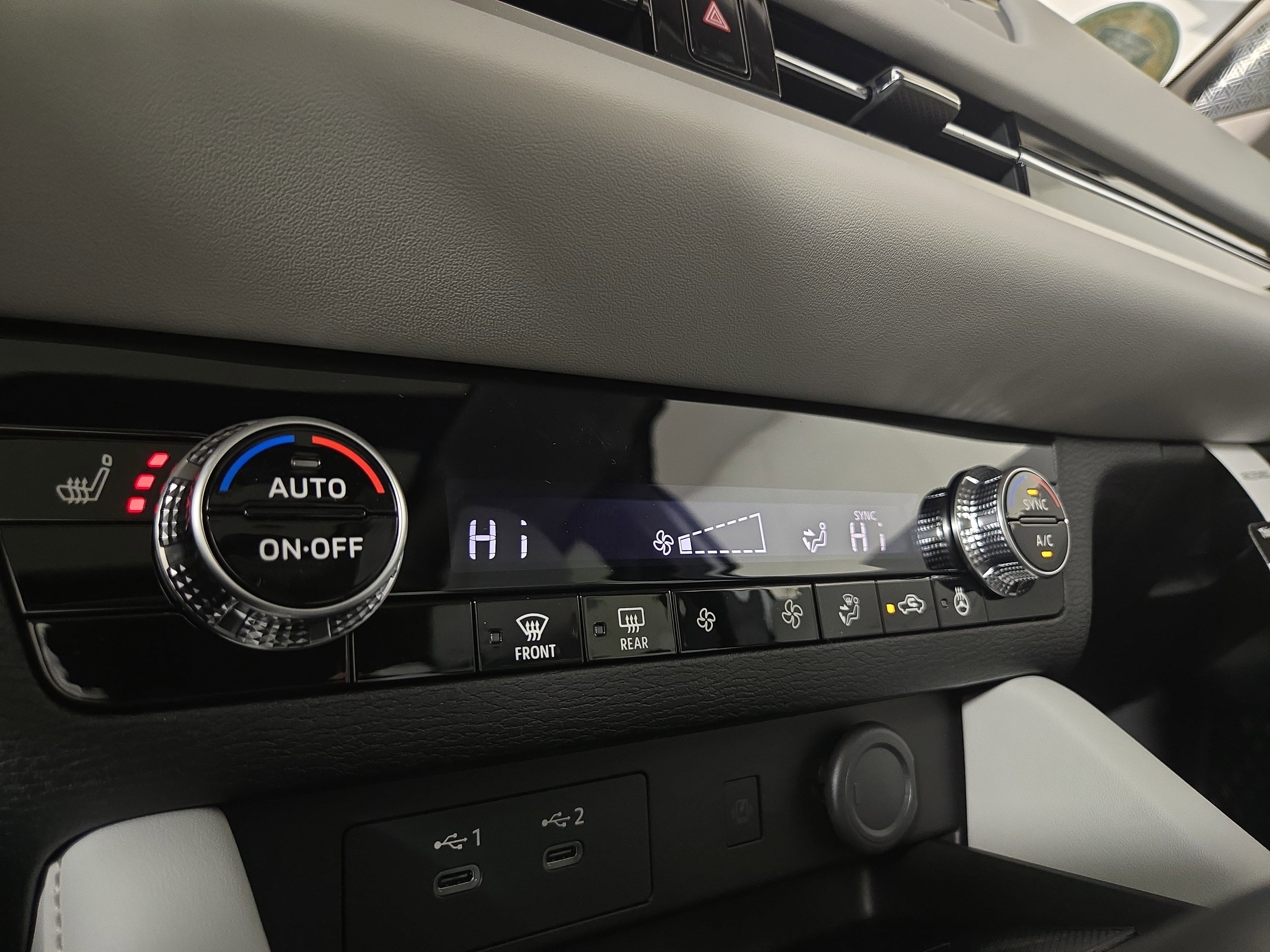 New 2026 Mitsubishi Outlander SE image 28