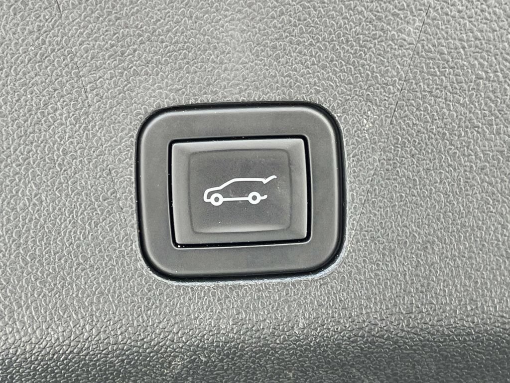 Certified 2025 Cadillac Escalade Sport AWD/4WD image 58