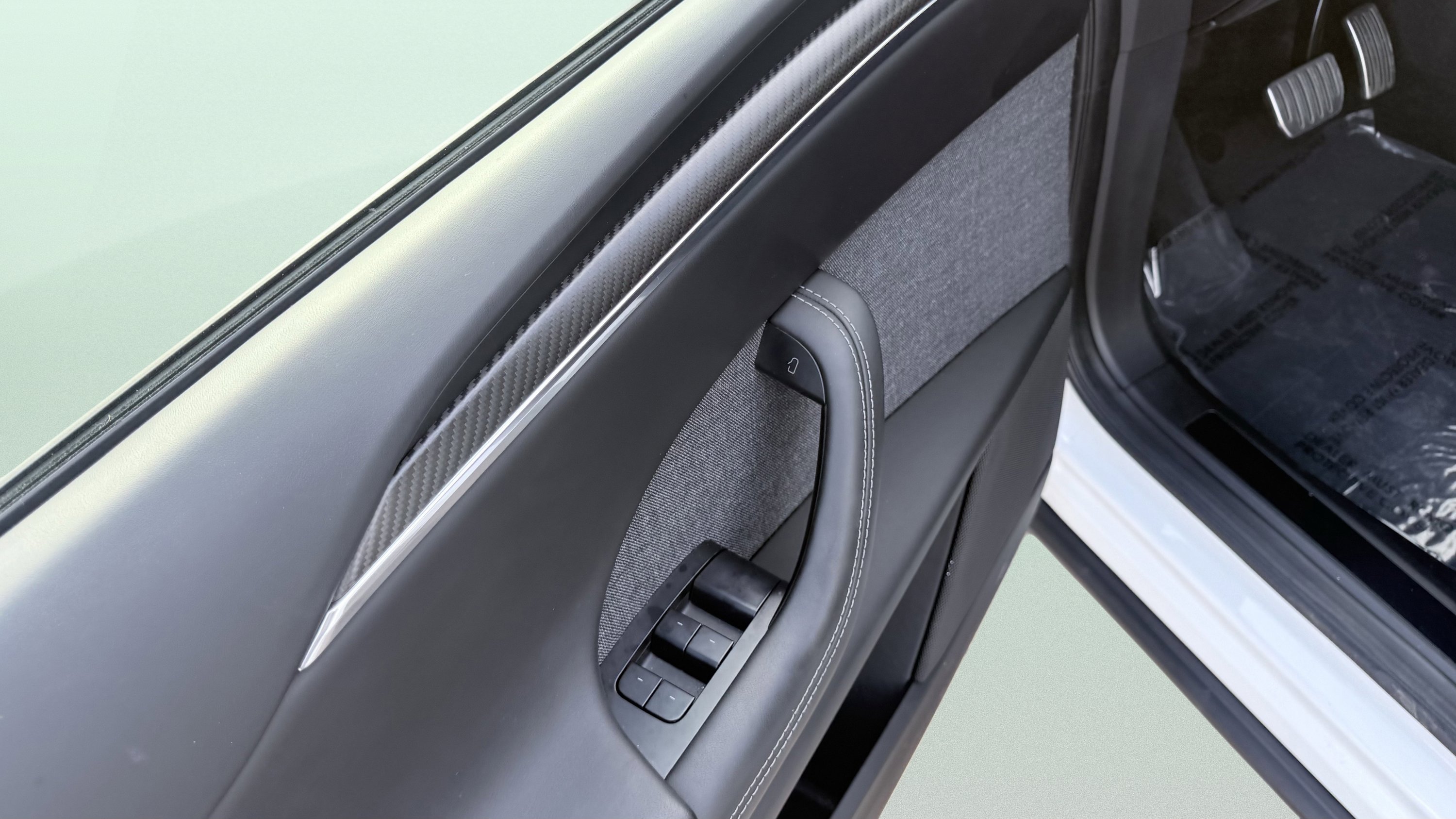 Used 2022 Tesla Model X Plaid image 28