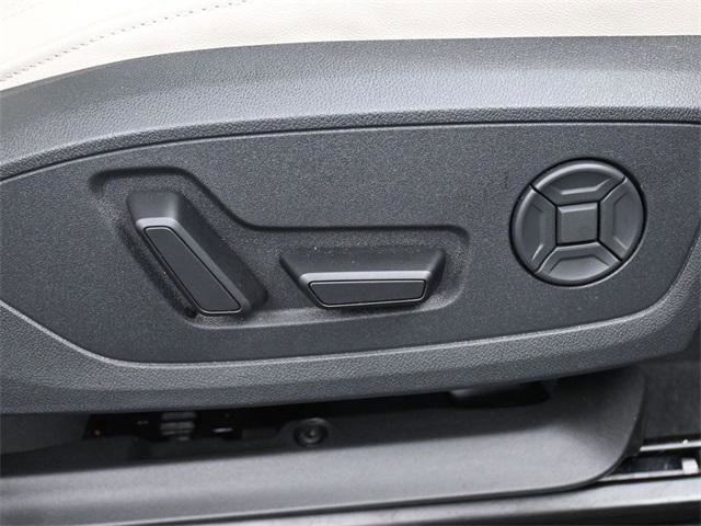 Certified 2025 Audi Q3 2.0T Premium w/ Convenience Package image 36