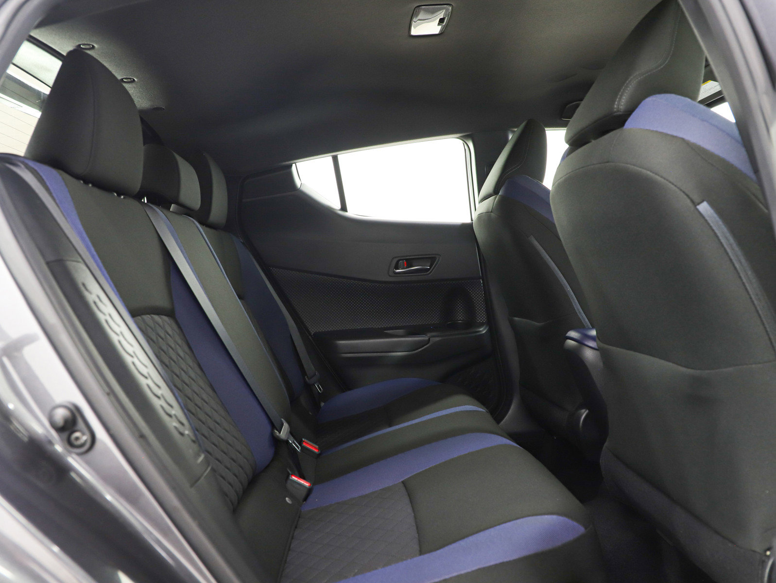 Used 2021 Toyota C-HR XLE FWD image 13