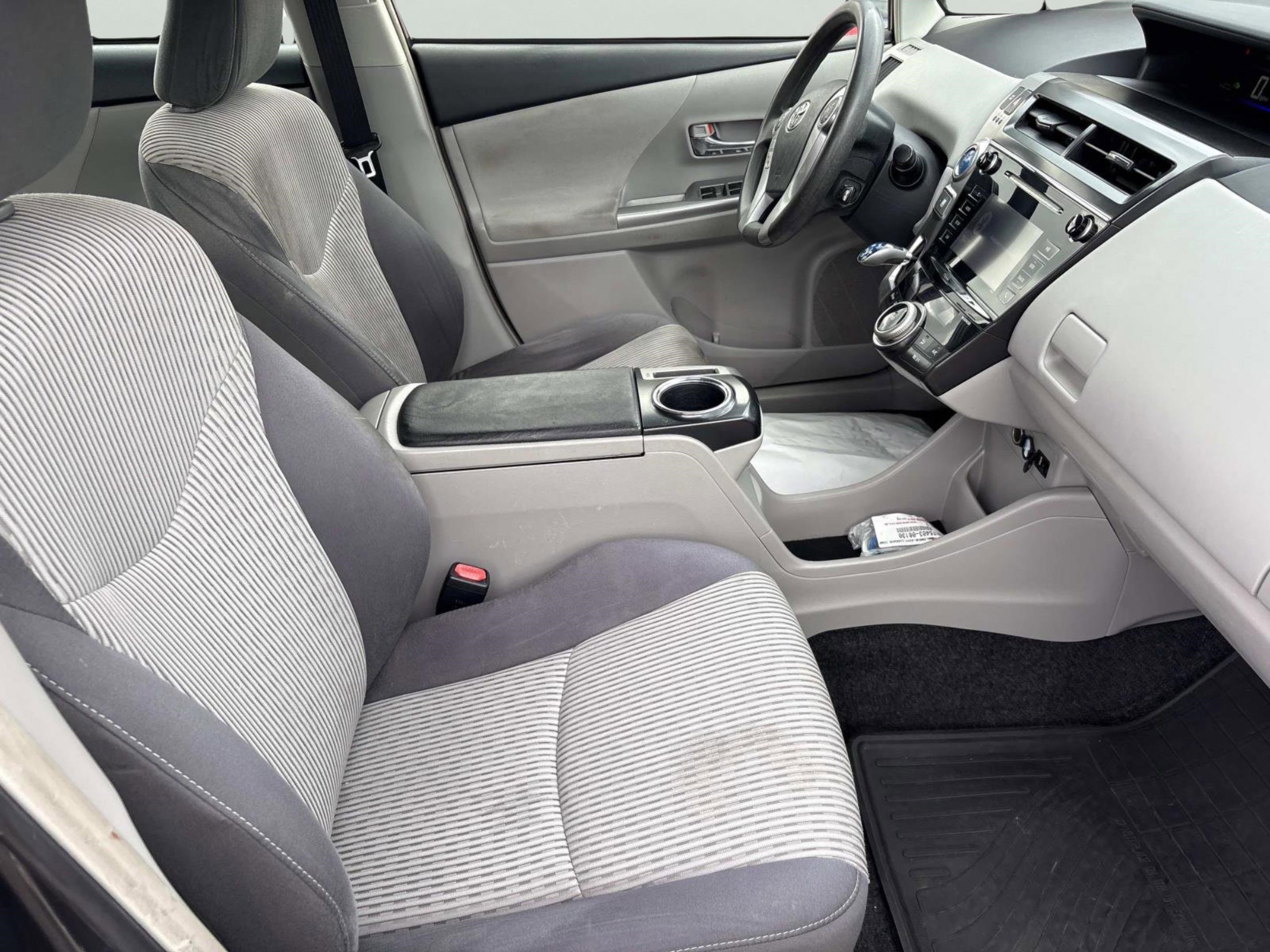 Used 2016 Toyota Prius V Two image 23