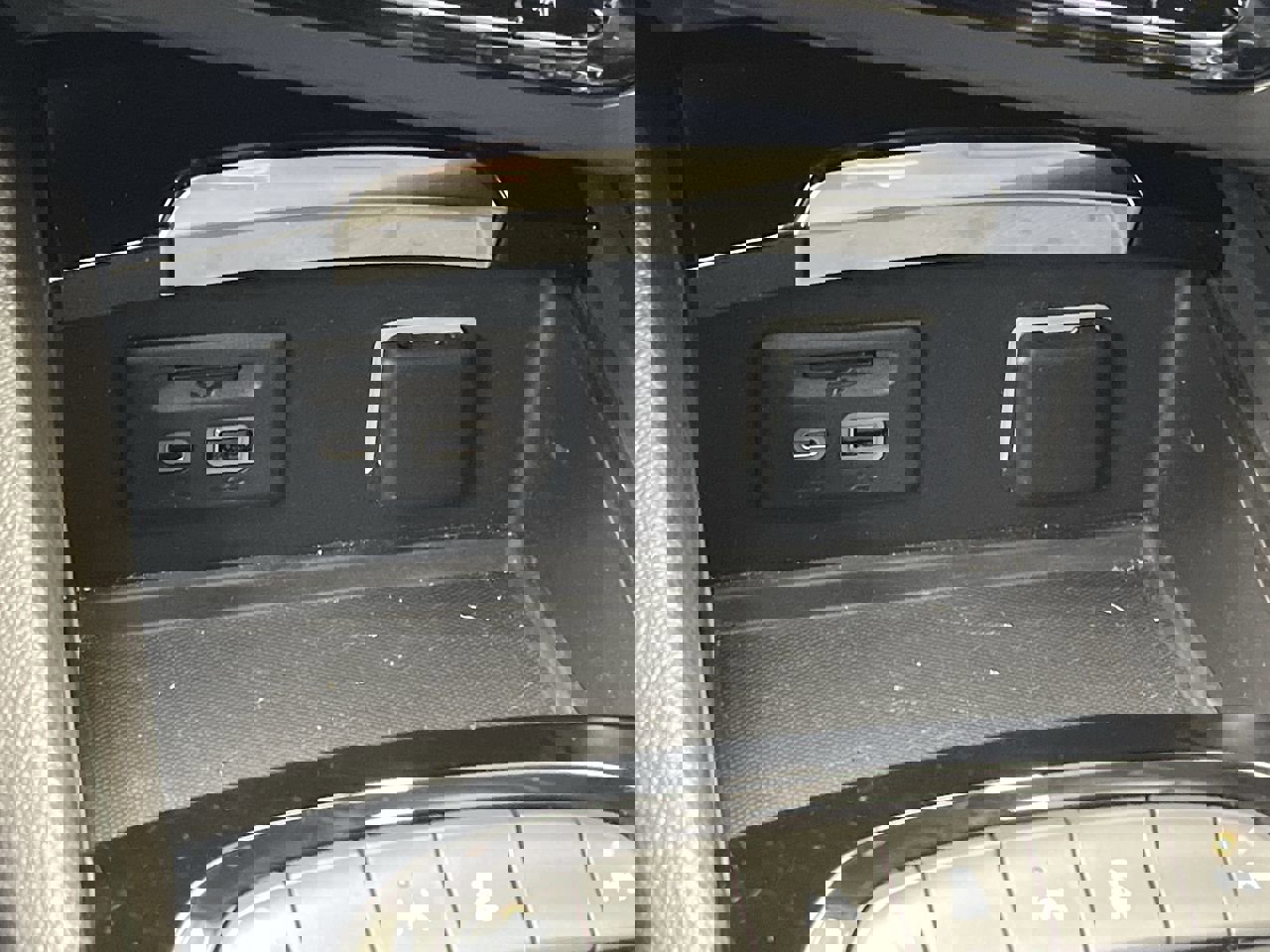 Certified 2022 Buick Envision Essence w/ Technology Package I image 25