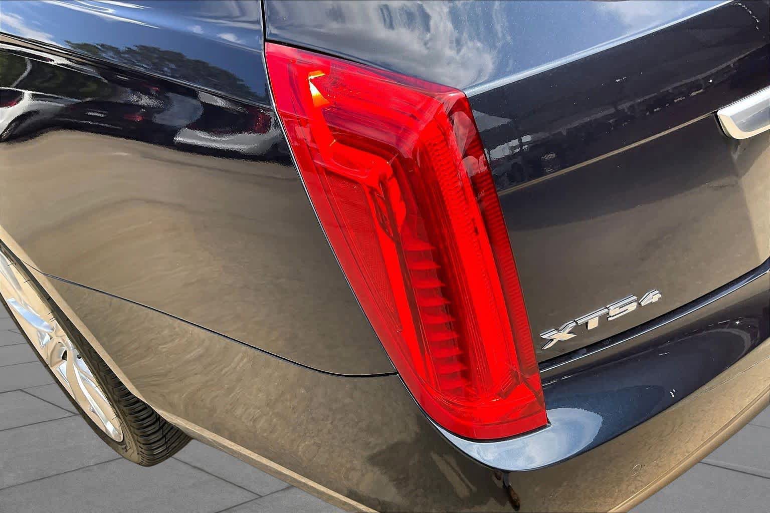 Used 2013 Cadillac XTS Premium AWD/4WD image 28