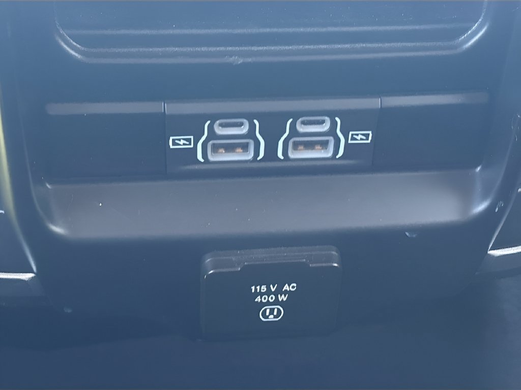 Used 2021 RAM 2500 Laramie w/ Chrome Appearance Group AWD/4WD image 26