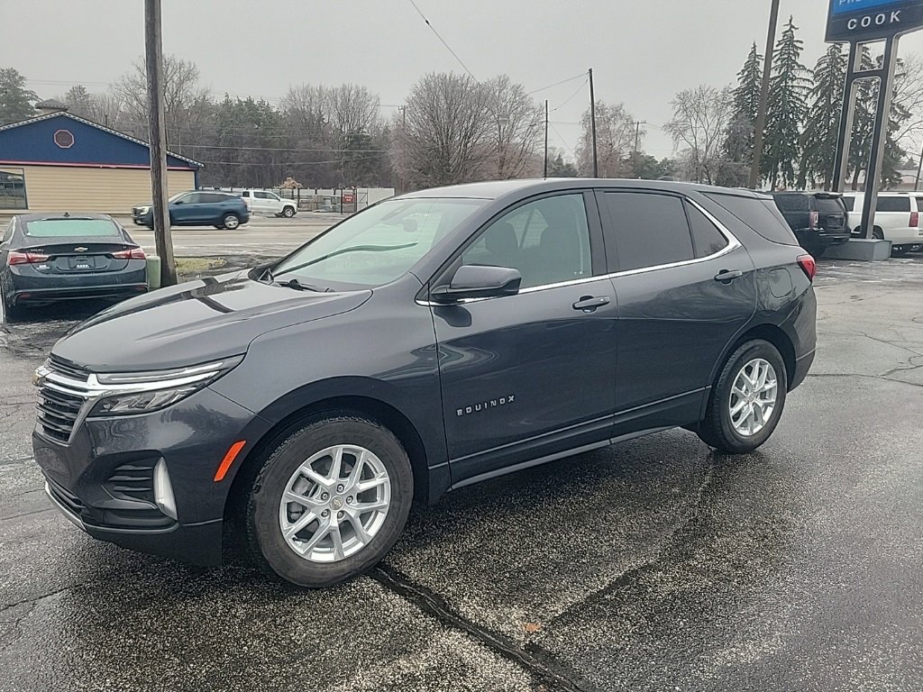 Used 2023 Chevrolet Equinox LT image 3