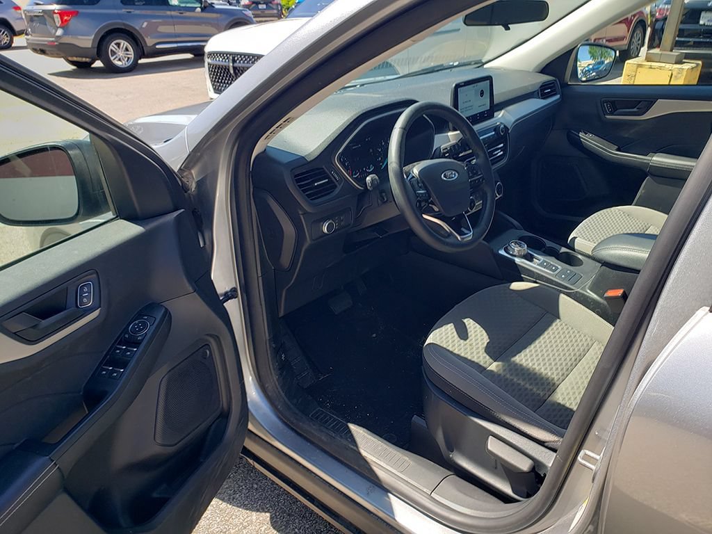 Used 2022 Ford Escape SE w/ Cold Weather Package AWD/4WD image 6