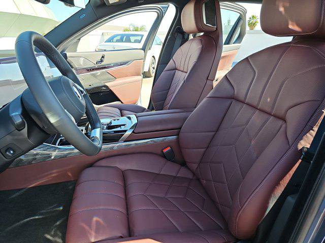 New 2025 BMW i7 eDrive50 w/ Premium Package image 15