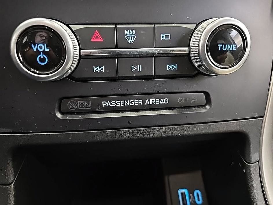 Used 2022 Ford Edge SEL w/ Convenience Package image 22