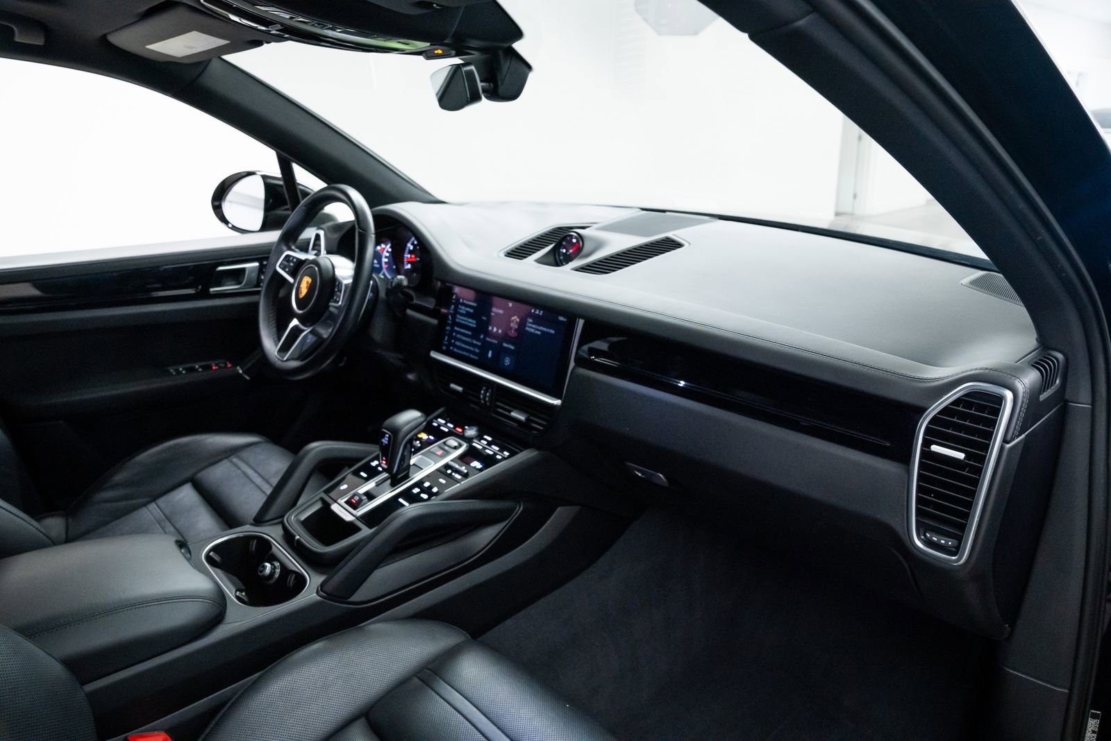 Used 2019 Porsche Cayenne image 24