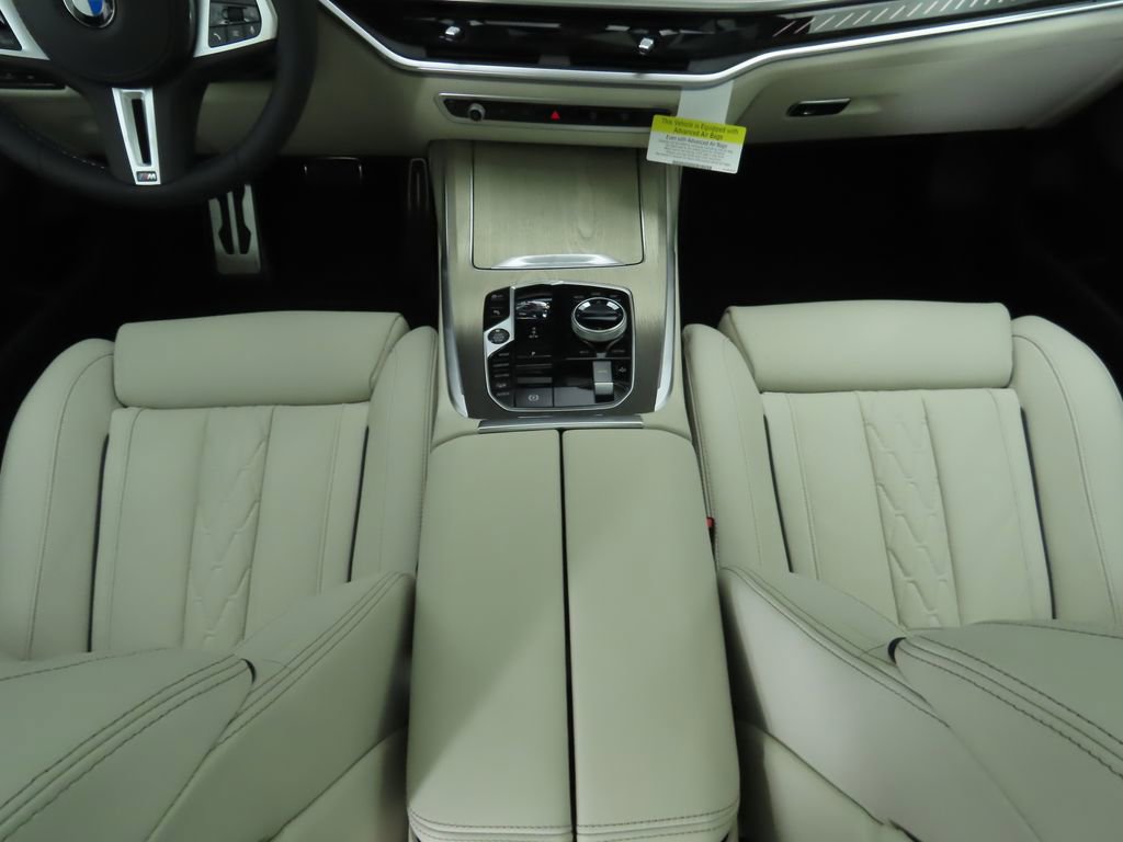 New 2026 BMW X7 M60i image 17