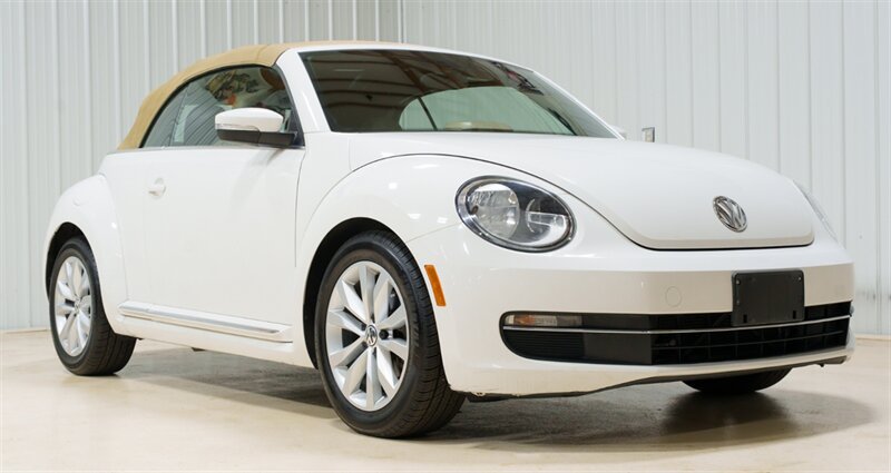 Used 2013 Volkswagen Beetle TDI FWD image 18