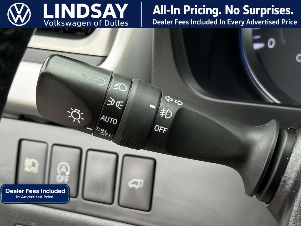 Used 2017 Toyota Highlander SE AWD/4WD image 25