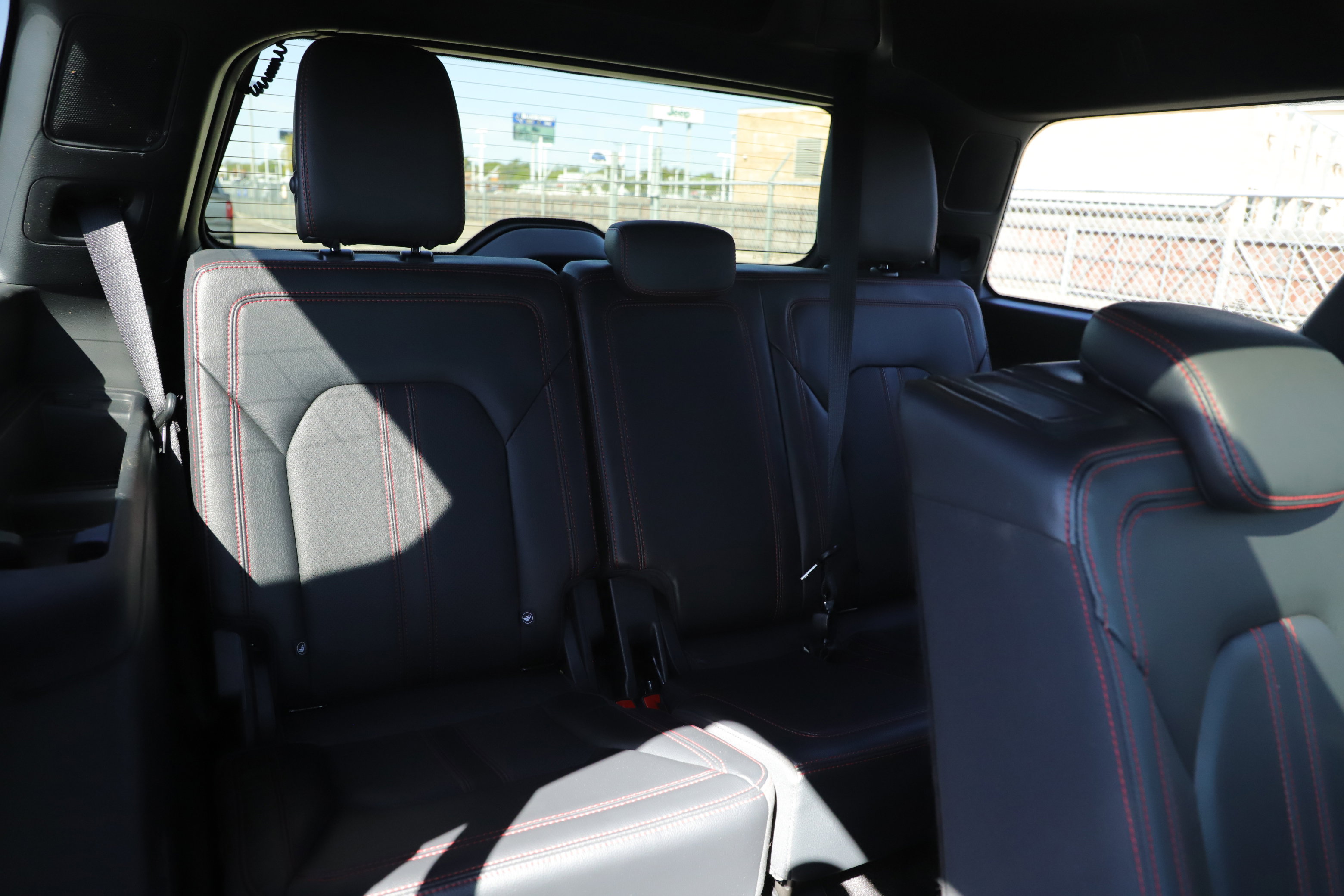 Used 2022 Ford Expedition Limited image 18