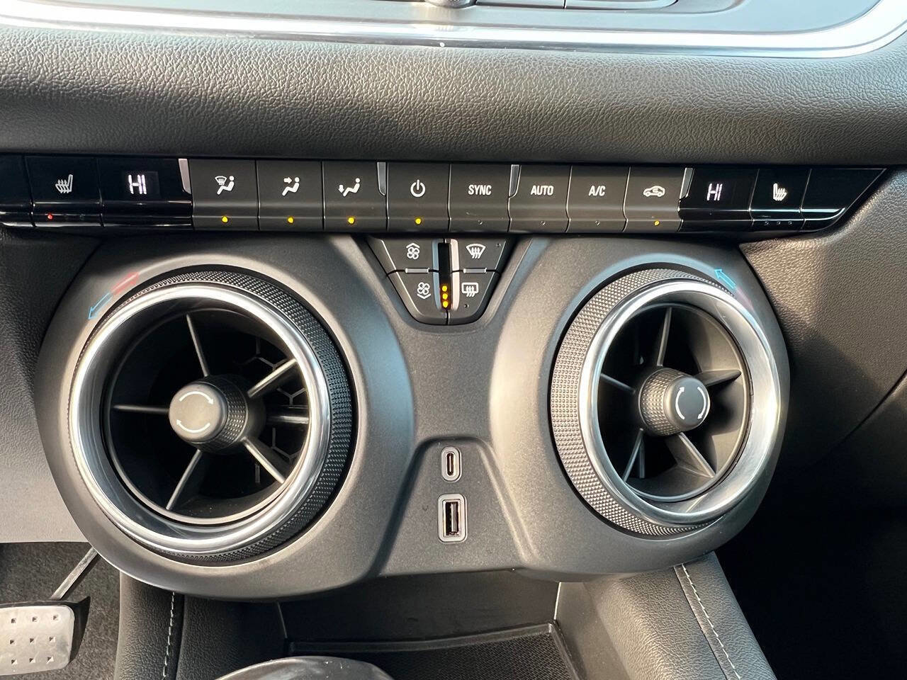 Used 2019 Chevrolet Blazer LT image 33