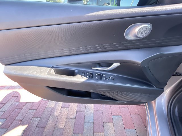 Used 2023 Hyundai Elantra Blue FWD image 10