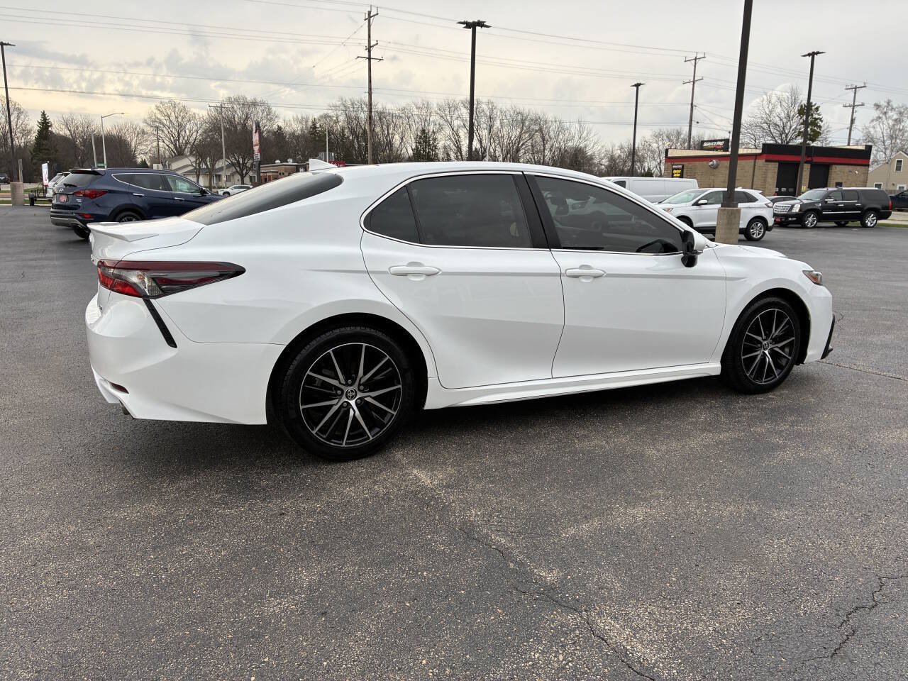 Used 2023 Toyota Camry SE FWD image 14