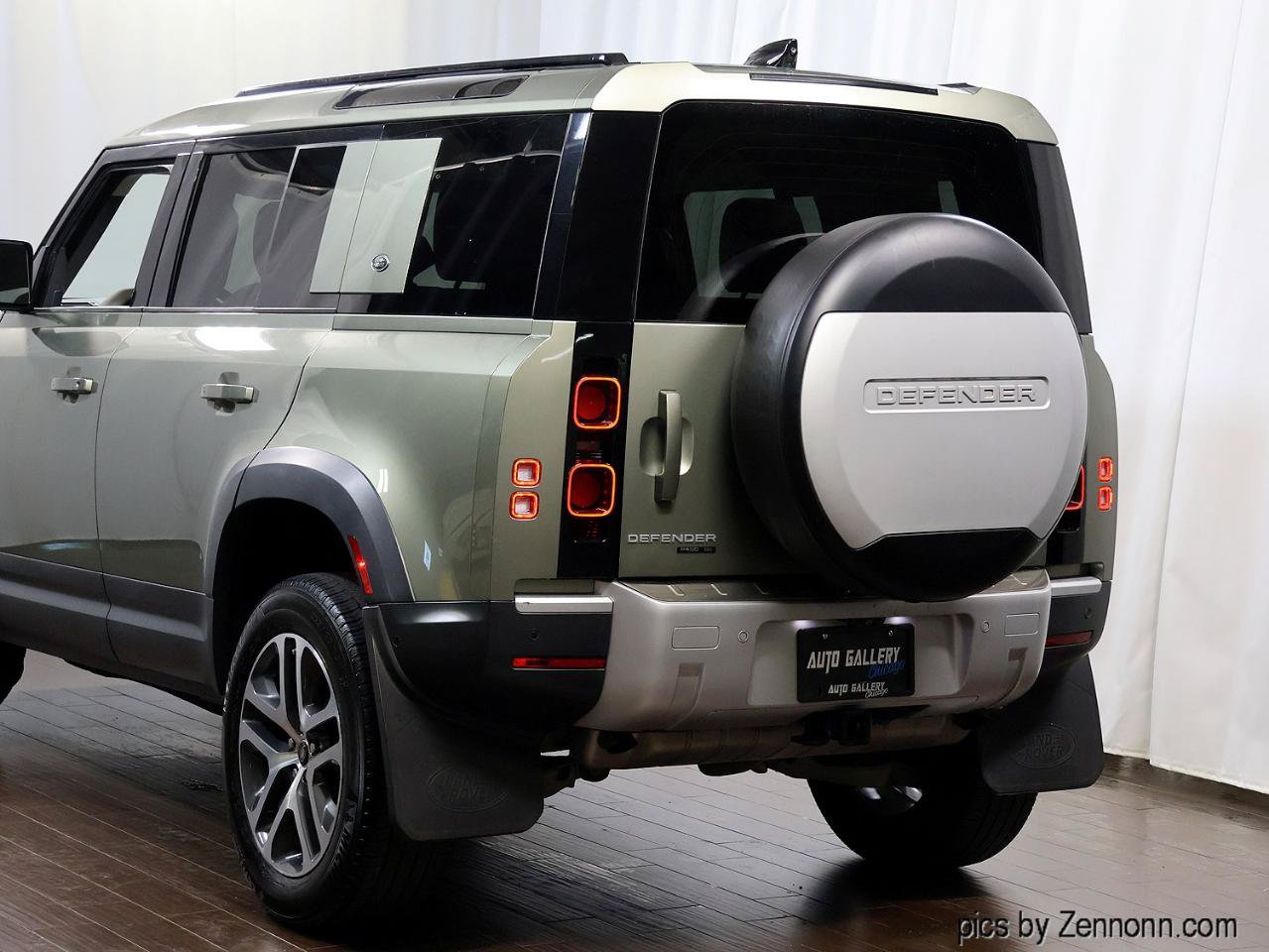Used 2020 Land Rover Defender 110 SE AWD/4WD image 8
