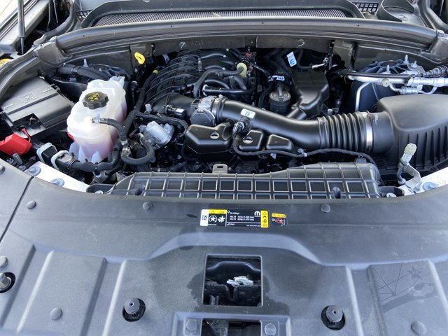 Used 2024 Jeep Grand Cherokee Laredo image 27