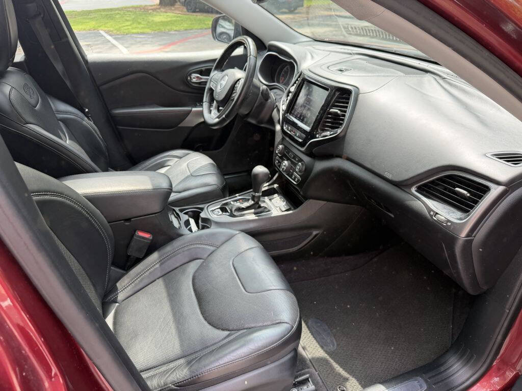 Used 2019 Jeep Cherokee Overland w/ Technology Group FWD image 20