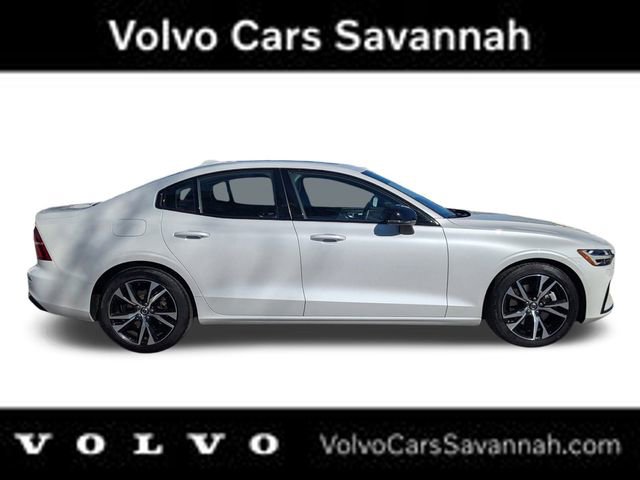 Certified 2025 Volvo S60 B5 Core image 3