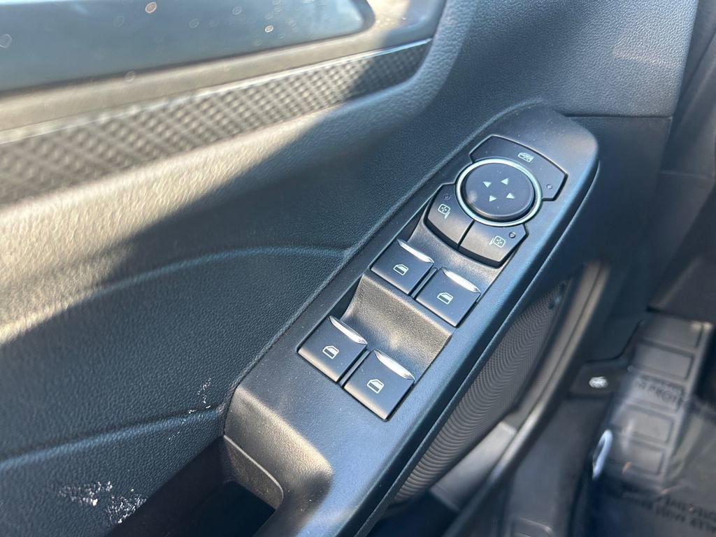 Used 2025 Ford Escape ST-Line AWD/4WD image 23