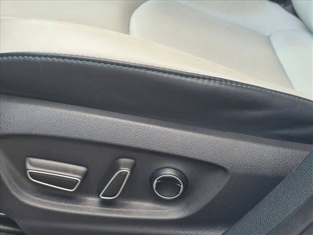 Used 2018 Toyota Prius Prime Advanced FWD image 4
