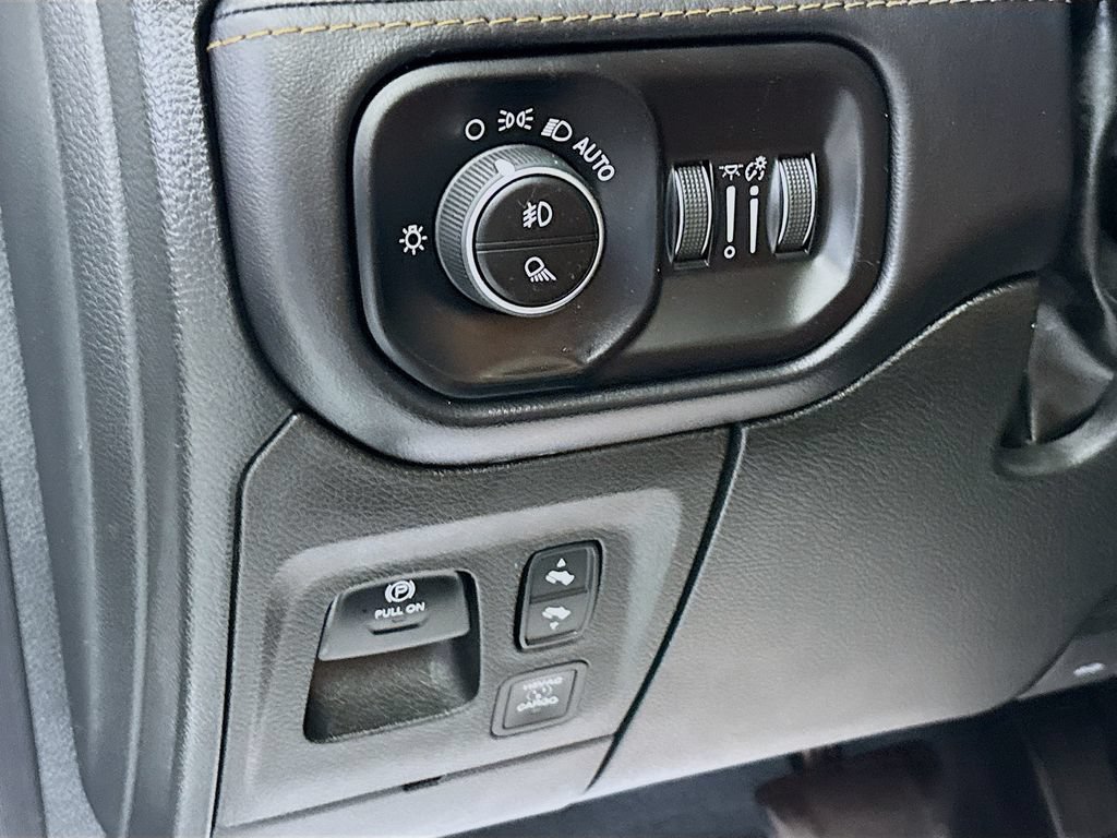 Used 2022 RAM 1500 Limited AWD/4WD image 10