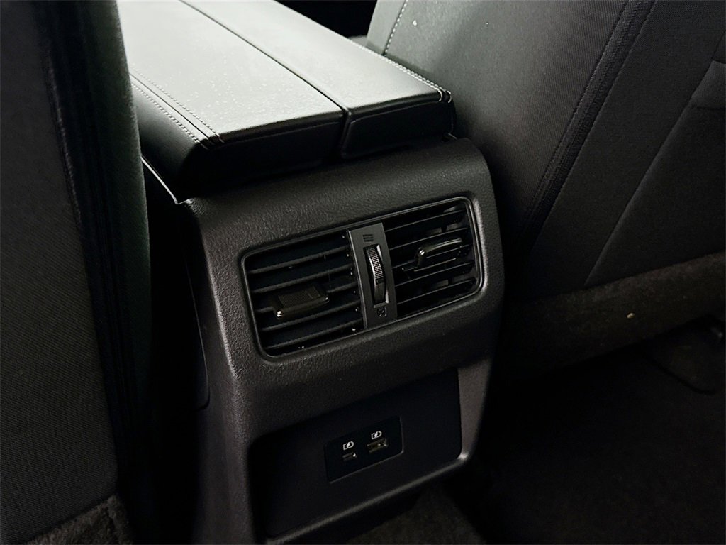 Used 2023 Nissan Rogue SV image 23