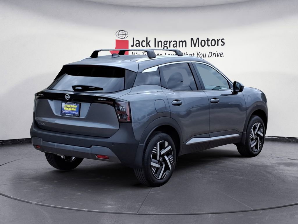 Used 2025 Nissan Kicks SV w/ SV Premium Package FWD image 5
