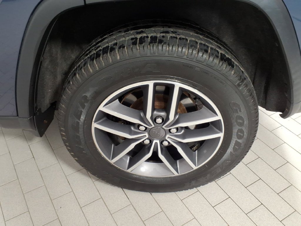 Used 2020 Jeep Grand Cherokee Limited AWD/4WD image 8