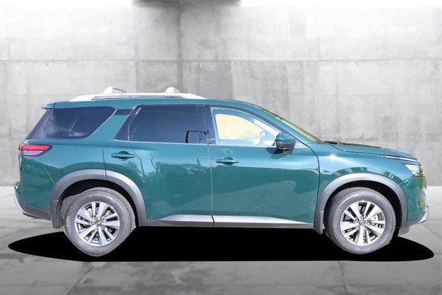 Certified 2025 Nissan Pathfinder SL AWD/4WD image 5