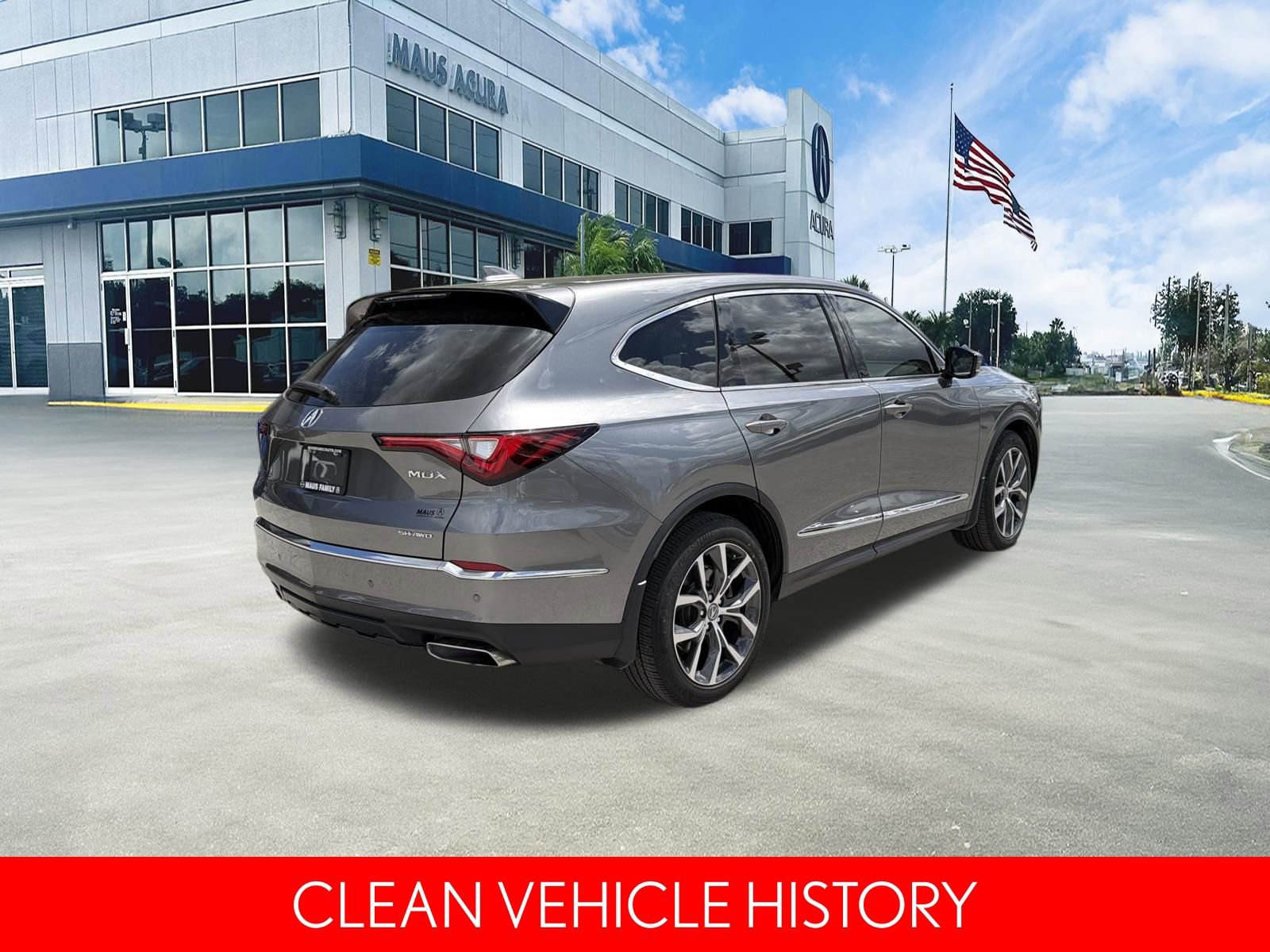 Used 2024 Acura MDX SH-AWD w/ Technology Package image 4