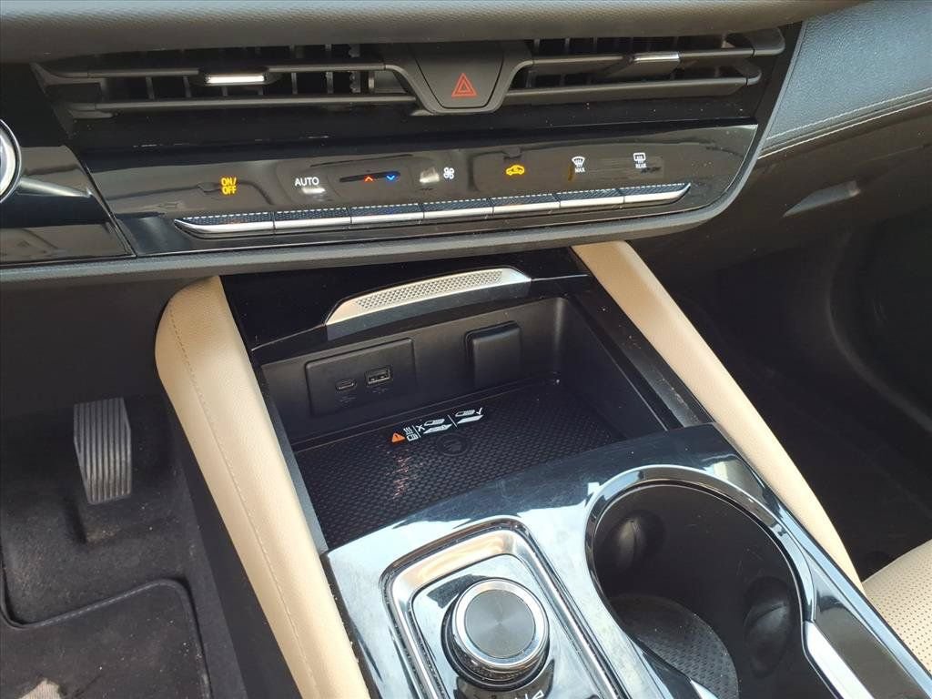 Used 2024 Buick Envision Preferred AWD/4WD image 30