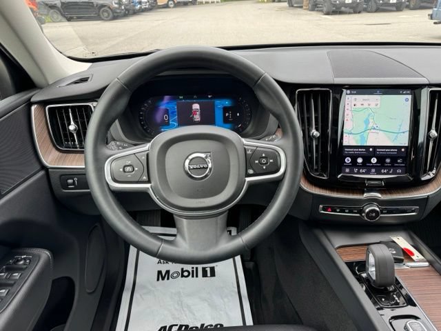 Used 2022 Volvo XC60 B5 Momentum w/ Climate Package AWD/4WD image 18