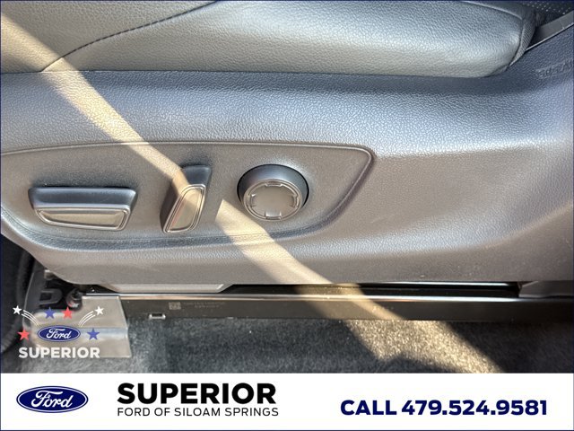 Used 2025 Toyota Tacoma Limited AWD/4WD image 18