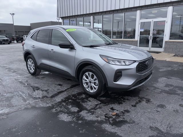 Used 2023 Ford Escape Active w/ Tech Pack #1 AWD/4WD image 1
