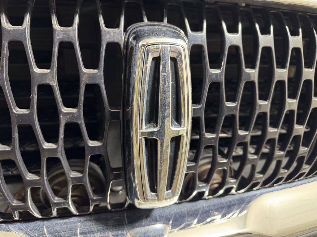 Certified 2022 Lincoln Nautilus Reserve w/ Monochromatic Package image 9