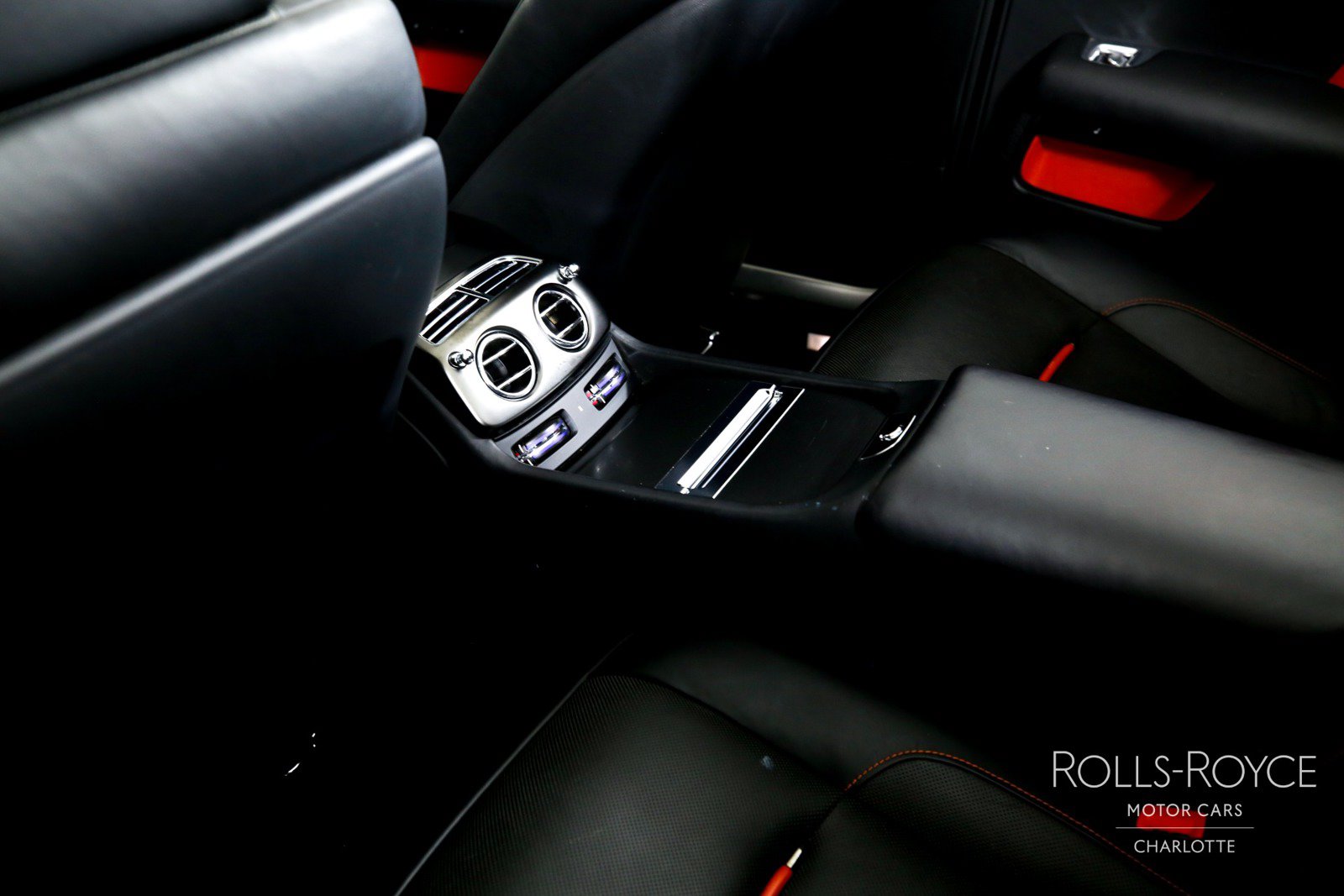 Used 2019 Rolls-Royce Dawn RWD image 19